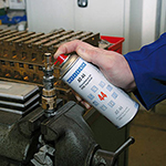 AT-44 All-Round Spray Threaded plug being lubricated and protected